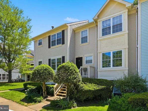 210 Fernwood Pl, Warrenton, VA 20186