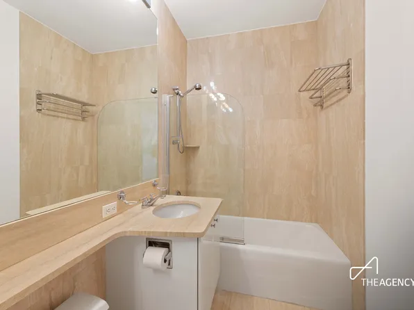 200 Riverside Boulevard image 9 of 16