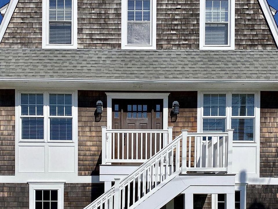 1st image of 74 Goetze St