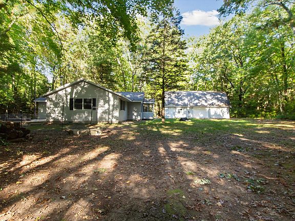 3rd image of 878 N Wolf Dr