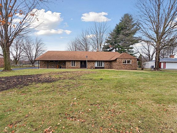 3rd image of 16196 Brookwood Dr