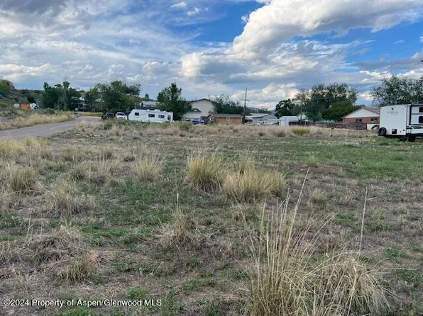 948 Stillwell Ave, Rifle, CO 81650