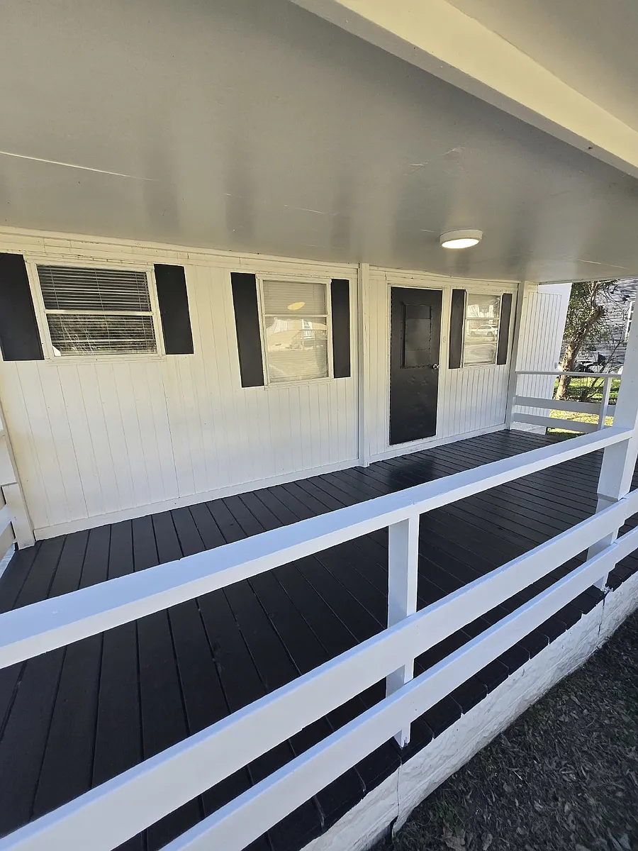 Building Photo - 997 W Elmwood Dr #B