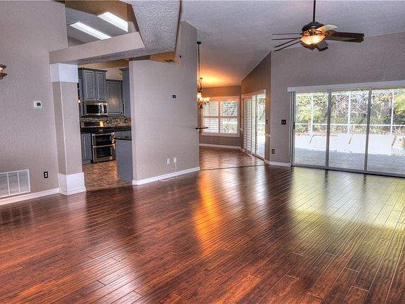 3rd image of 5947 Shady Creek Ln