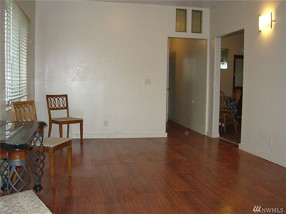 4th image of 1211 E Marine View Dr