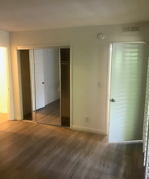 11113 Moorpark St — Photo 8