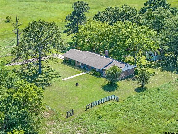 2nd image of 1310 Vz County Road 2135