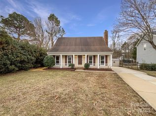 9012 Blue Willow Ln, Charlotte, NC 28227