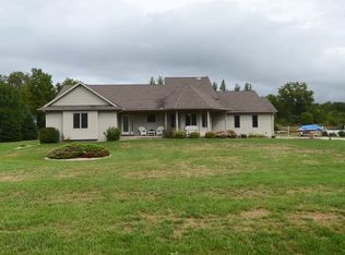 900 McMillan Rd, Poynette, WI 53955