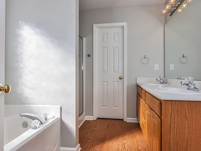 616 Groveton Trl — Photo 12