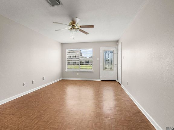 3rd image of 23544 Wellington Ave