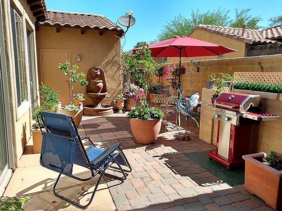 Patio with Fountain 