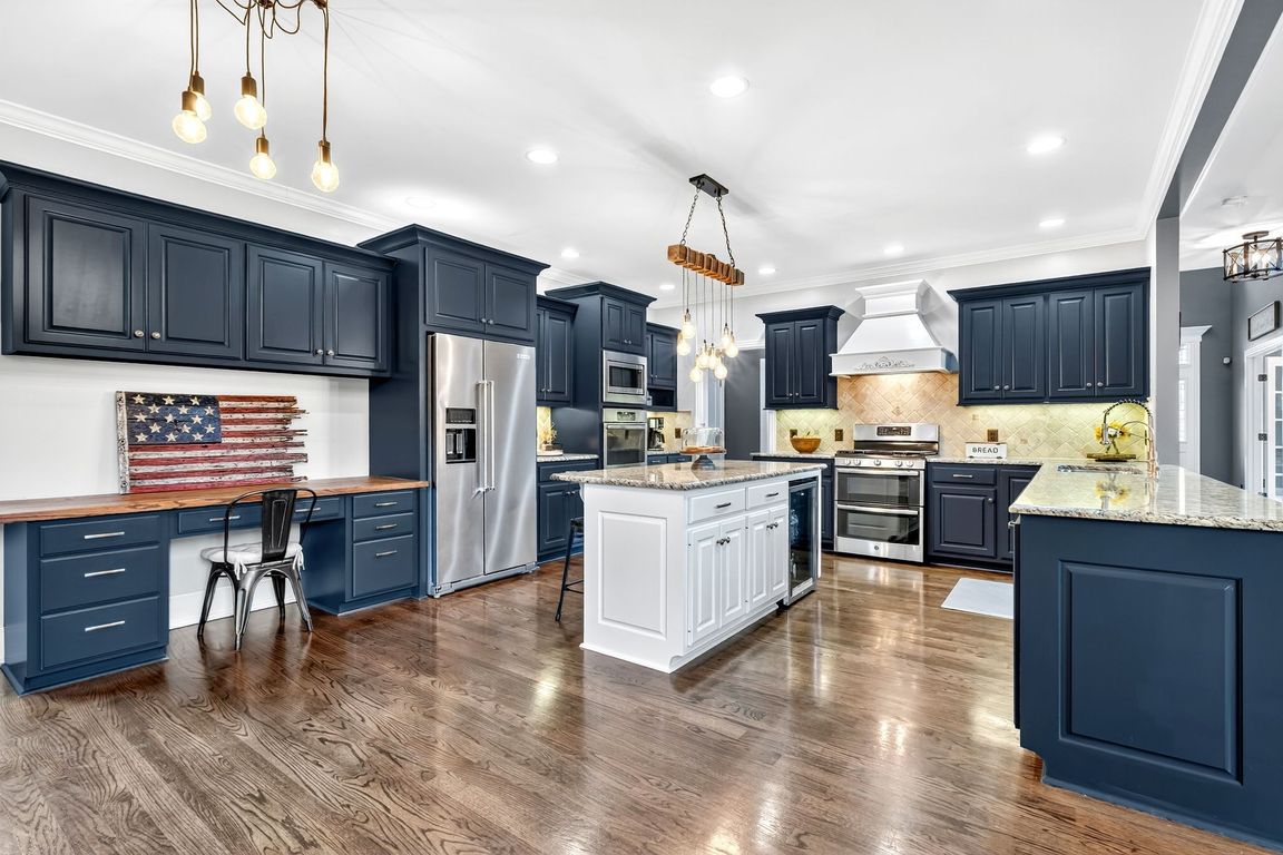 next background image