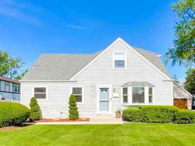 2825 Eisenhower Dr, Des Plaines, IL, 60018