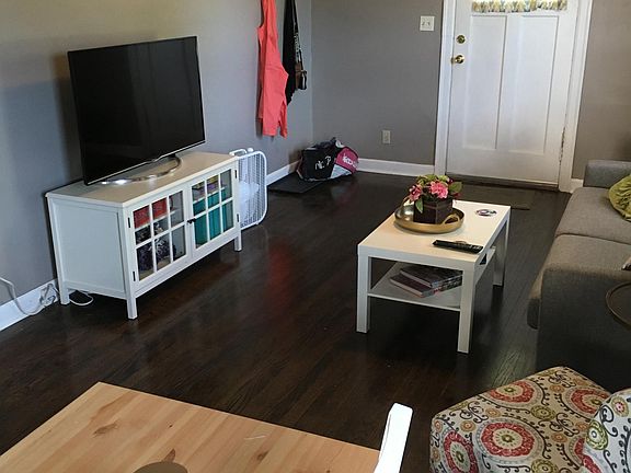 3rd image of 4701 Reinhardt Dr