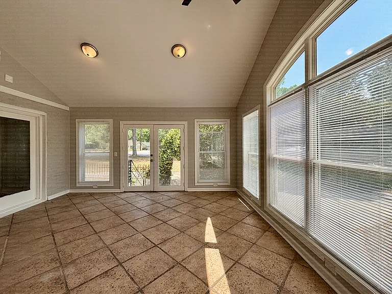 2382 Elm Dr — Photo 15