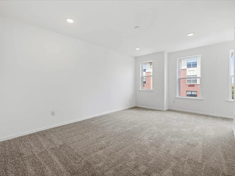 200 Balsam St #208 — Photo 14