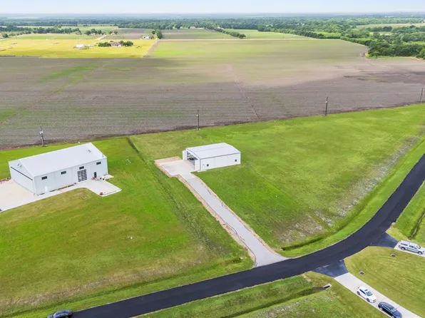 7736 Meteor Dr, Sealy, TX 77474