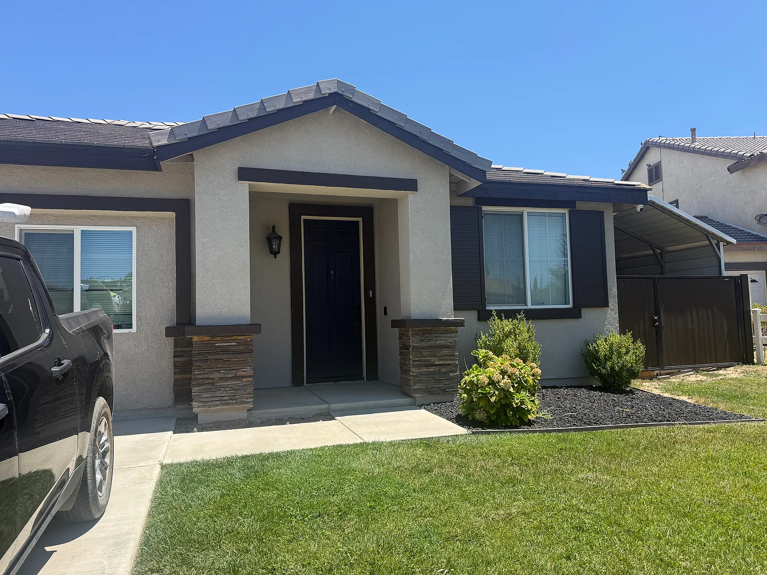 4 bed, 1377 sqft, $3,250 — Photo 1