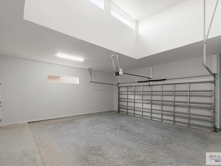 6941 Diamond Cove Dr — Photo 28