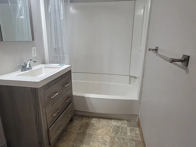 2907 Birchmont Dr NE — Photo 10
