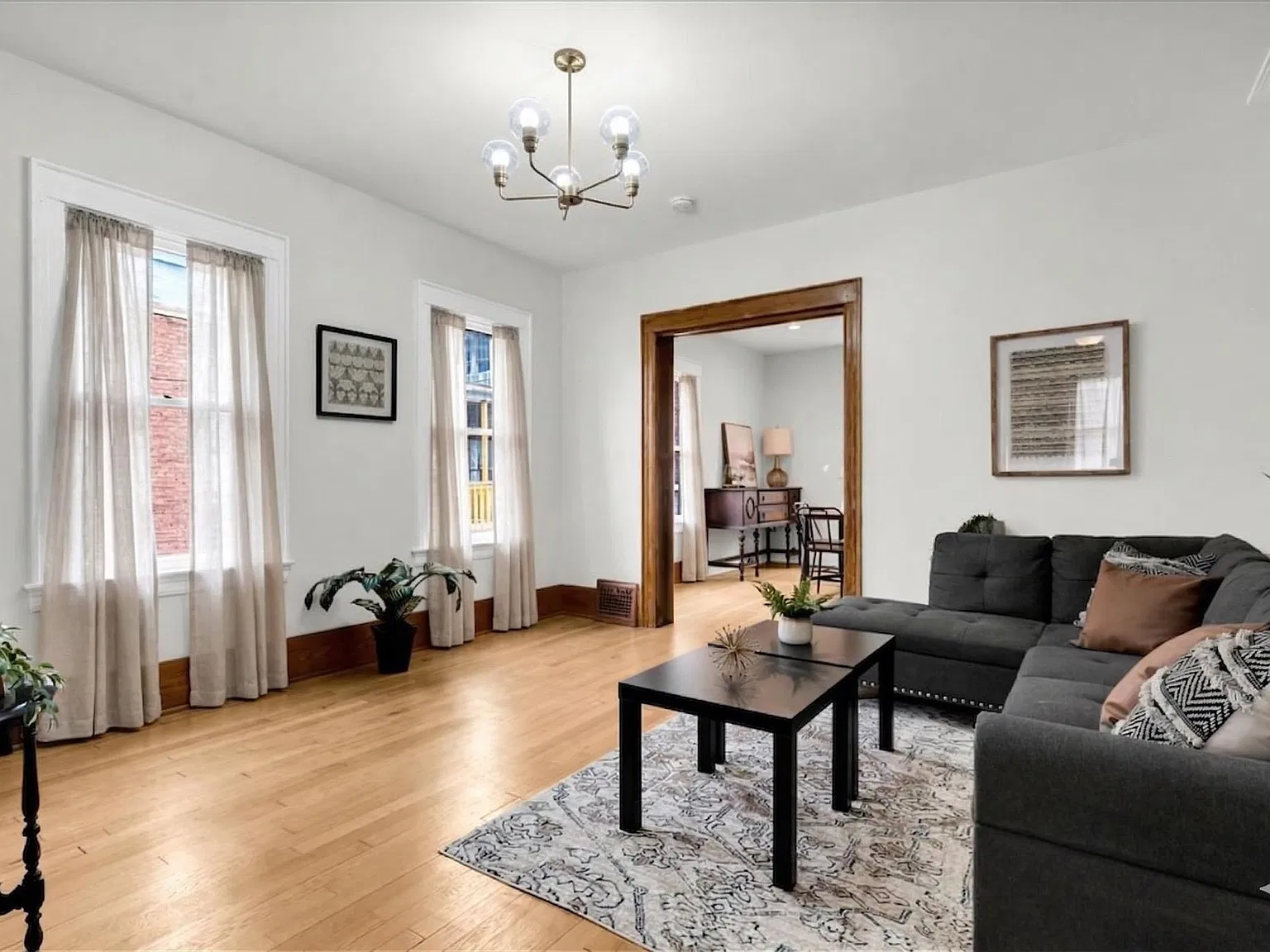 3 bed, 1.0 bath, 1503 sqft, $2,200 — Photo 3