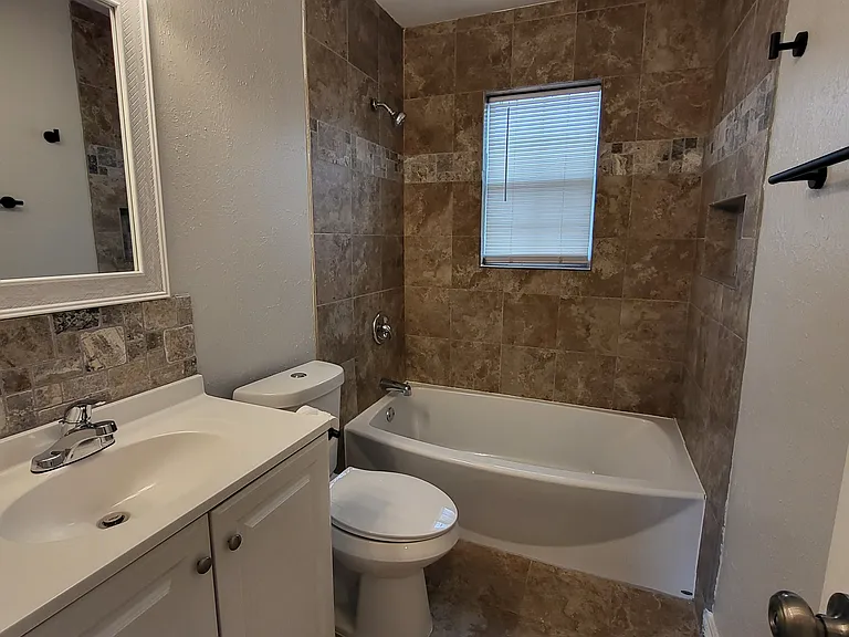 9605 Grady Ln — Photo 7