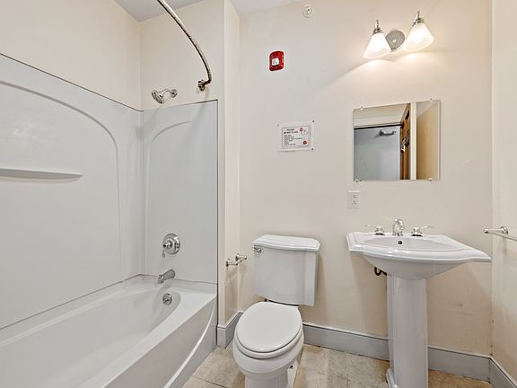 4th image of 7 Oak St #11304943