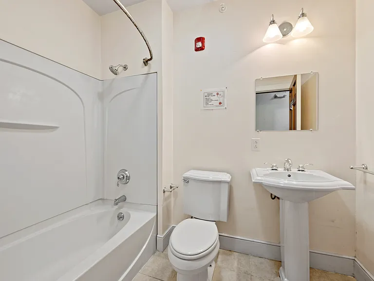 7 Oak St — Photo 16