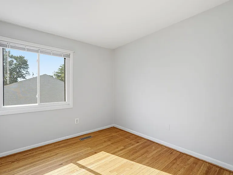 1204 Brethour Ct — Photo 15