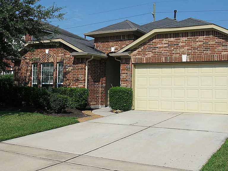 6422 Saragosa Crossing Ln — Photo 2
