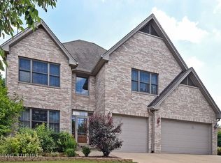 1155 Bluebird Ln, Roselle, IL 60172