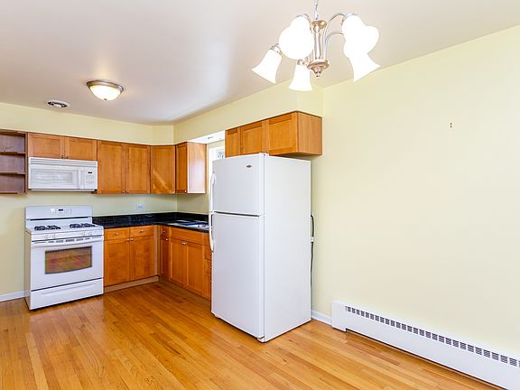 5th image of 6638 N Northwest Hwy APT 3E
