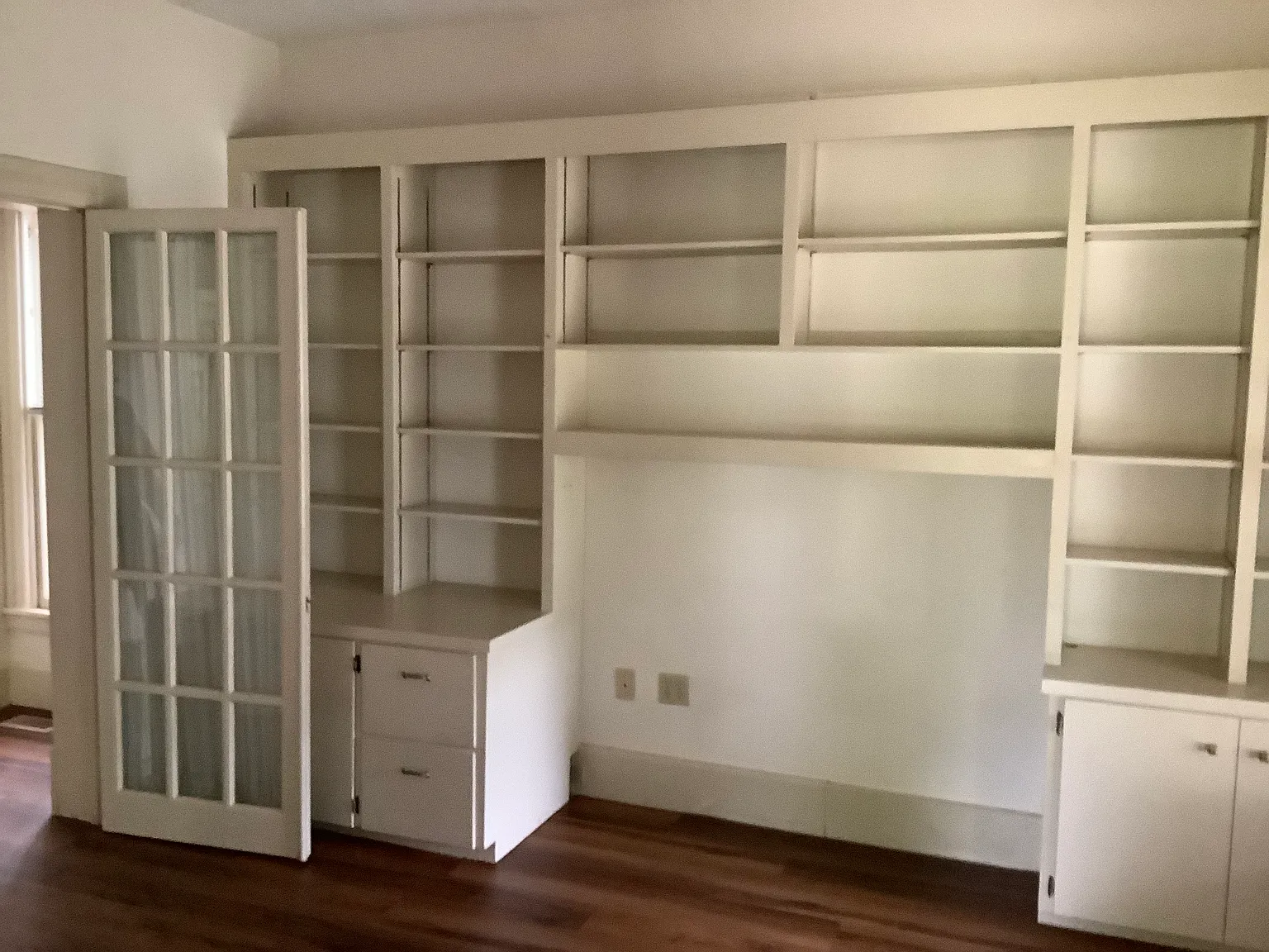 3 bed, 2000 sqft, $3,000 — Photo 2
