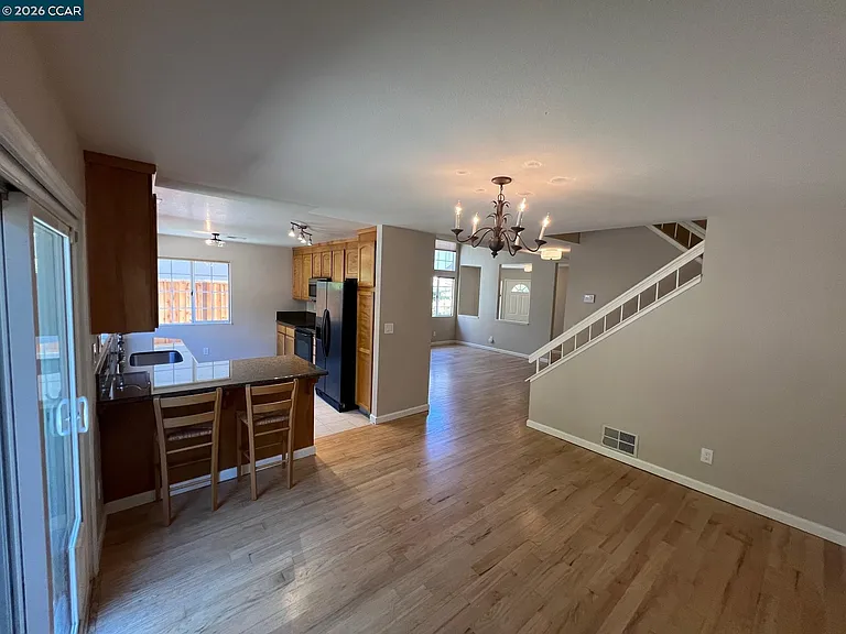 1115 Crest Ridge Ln — Photo 5
