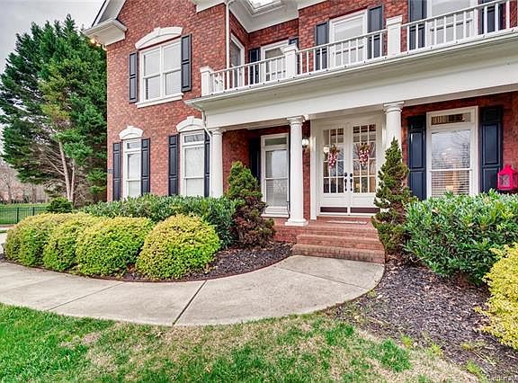 3rd image of 206 Dennehy Ct
