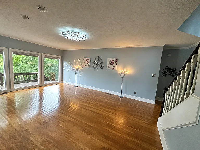 753 Lancelot Ln — Photo 7