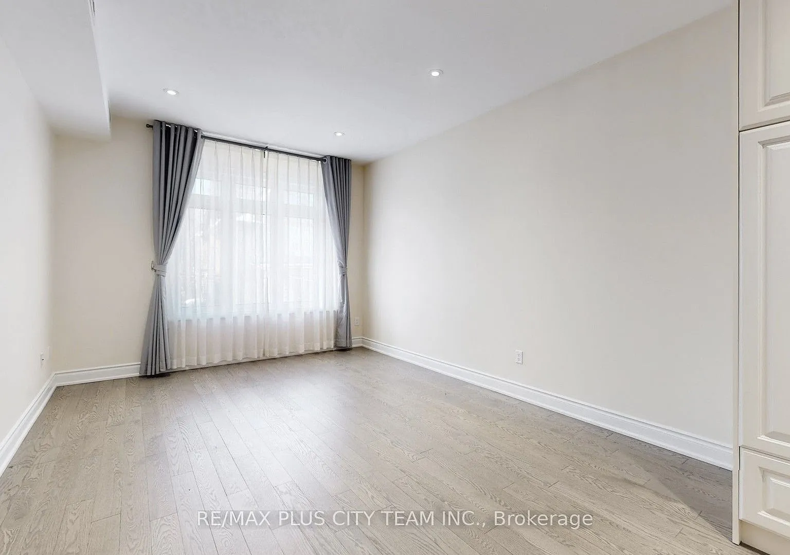 2 bed, $3,100 — Photo 3