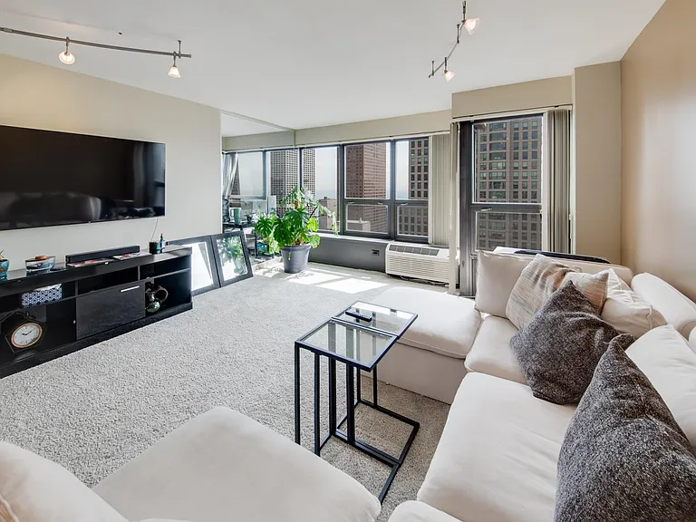 30 E Huron St #5401 — Photo 2