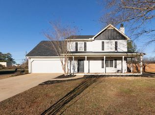 2 Brooks Rd, Mauldin, SC 29662
