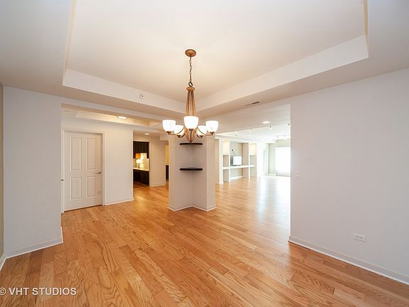 5th image of 400 Village Grn Unit 304