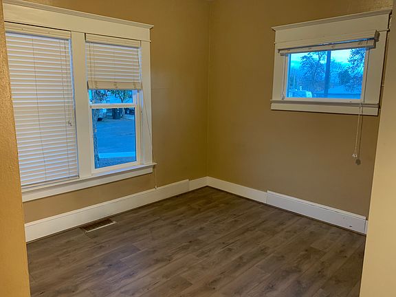 4th image of 1804 E Isaacs Ave