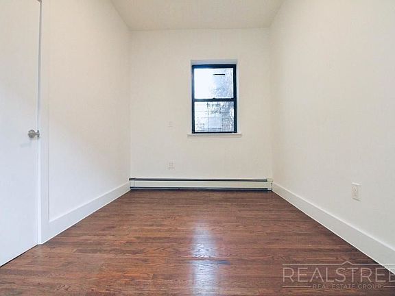 4th image of 2342 Atlantic Ave APT 2D