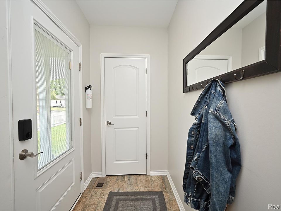 3803 Linwood Ave, photo 30