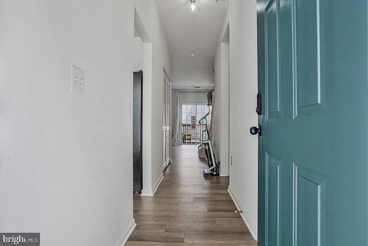 Nantucket Mews — Photo 3
