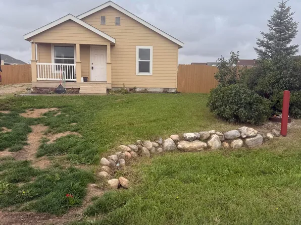 5627 Lukenbill Ave, Williston, ND 58801