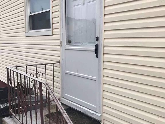 2nd image of 568 Armstrong Ave #1