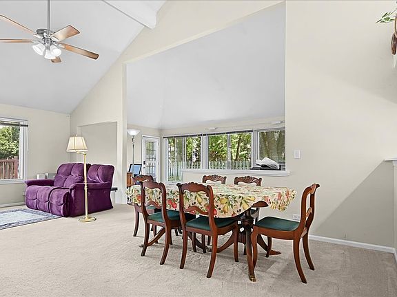 5th image of 2935 Evergreen Ln
