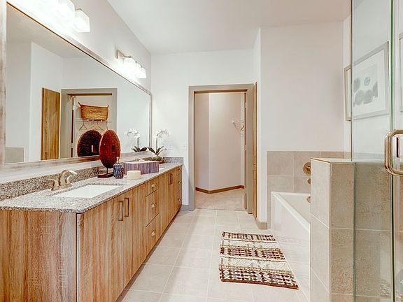 3rd image of 1360 San Gabriel Pkwy #7102