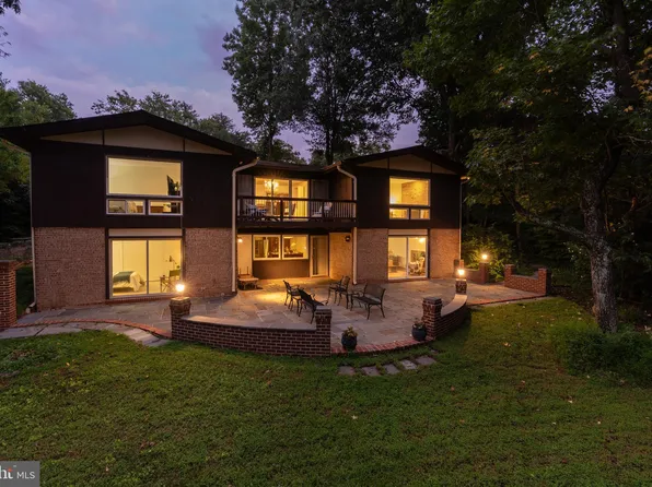 3002 Sevor Ln, Alexandria, VA 22309